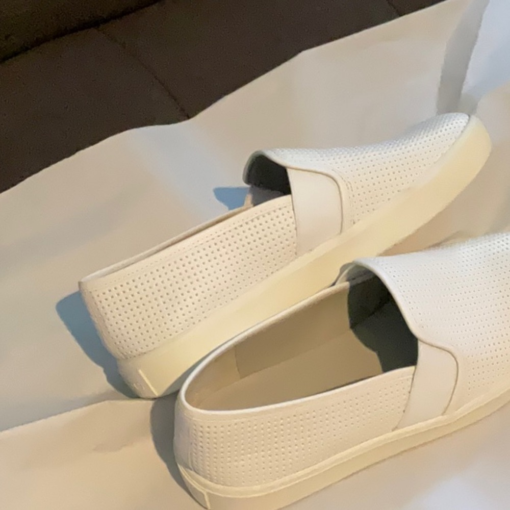 VINCE Blair Perforated Leather /Slip-on design. Comfortable Sneakers - Picture 7 of 8
